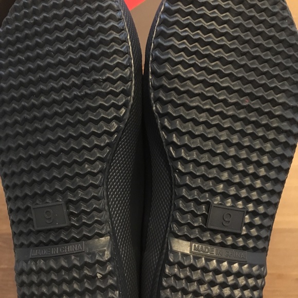 ❌❌SOLD❌❌New w/box Hunter waterproof shoes kids - Picture 4 of 6